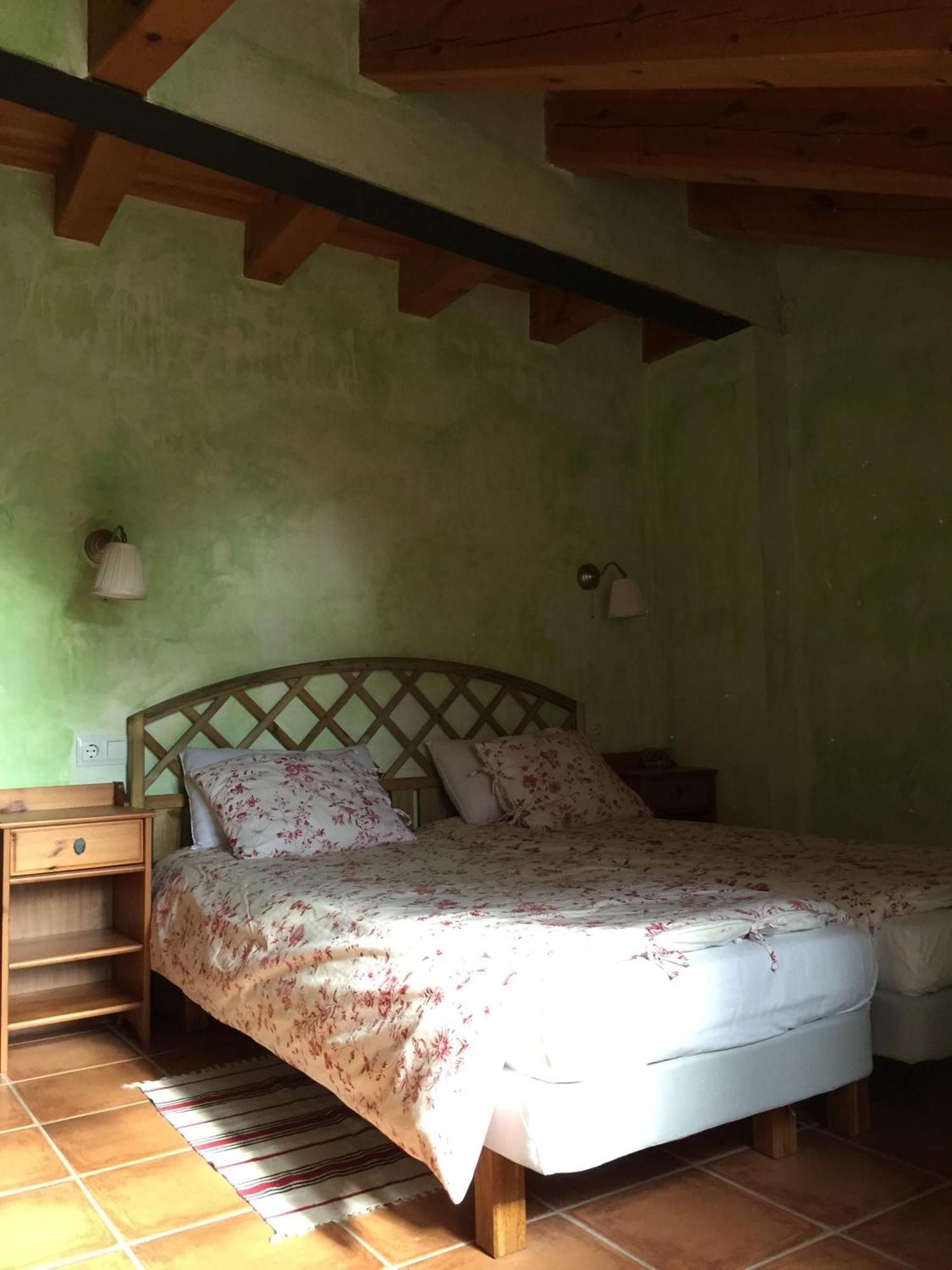 Lo Paller De Roc Montescladó Pokoj fotografie